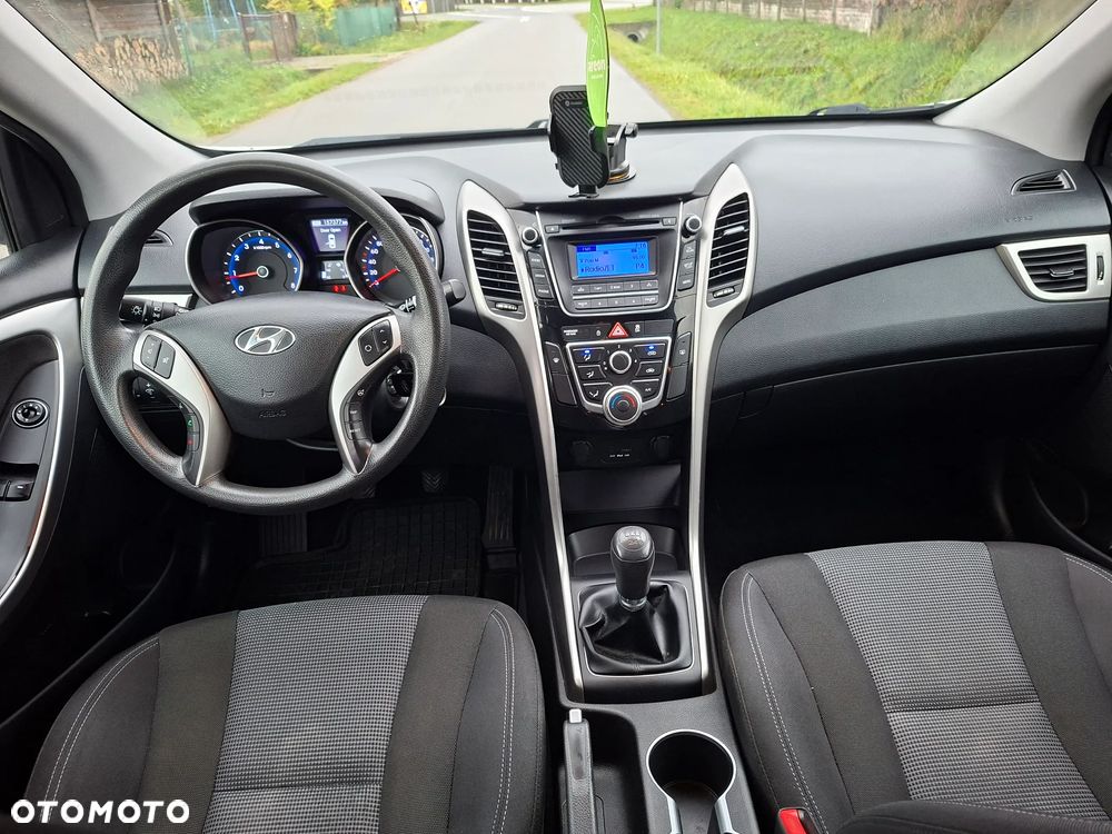 Hyundai i30 1.4 Intro Edition - 8