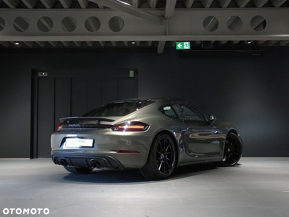 Porsche 718 Cayman - 5