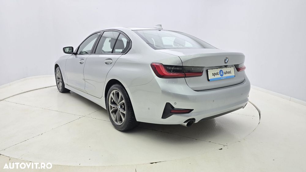 BMW Seria 3 330d xDrive AT - 8