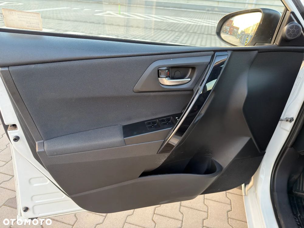 Toyota Auris Hybrid 135 Comfort - 13