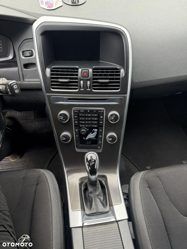 Volvo XC 60 D4 AWD Momentum - 13