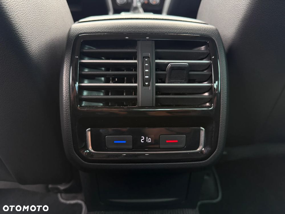 Volkswagen Passat - 8