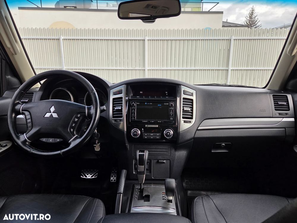 Mitsubishi Pajero 3.2 DI-D Instyle - 14