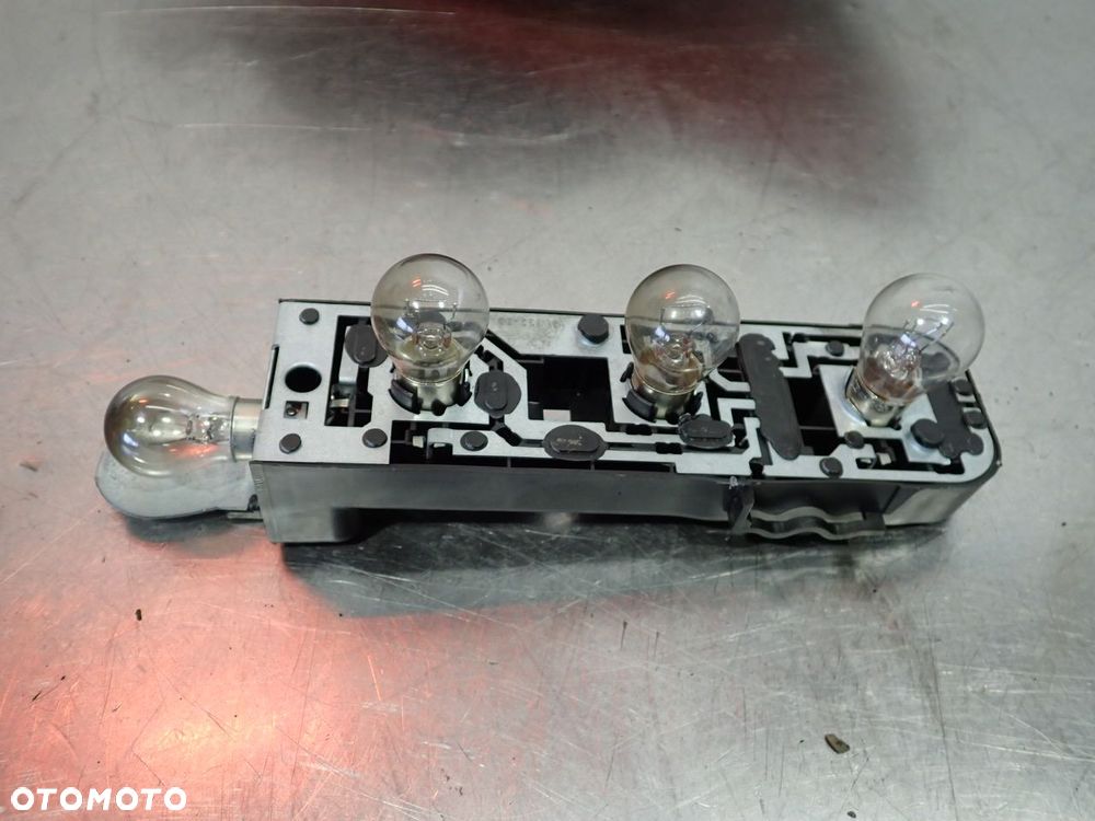 LAMPA LEWA TYLNA MERCEDES-BENZ W203 C180 - 10