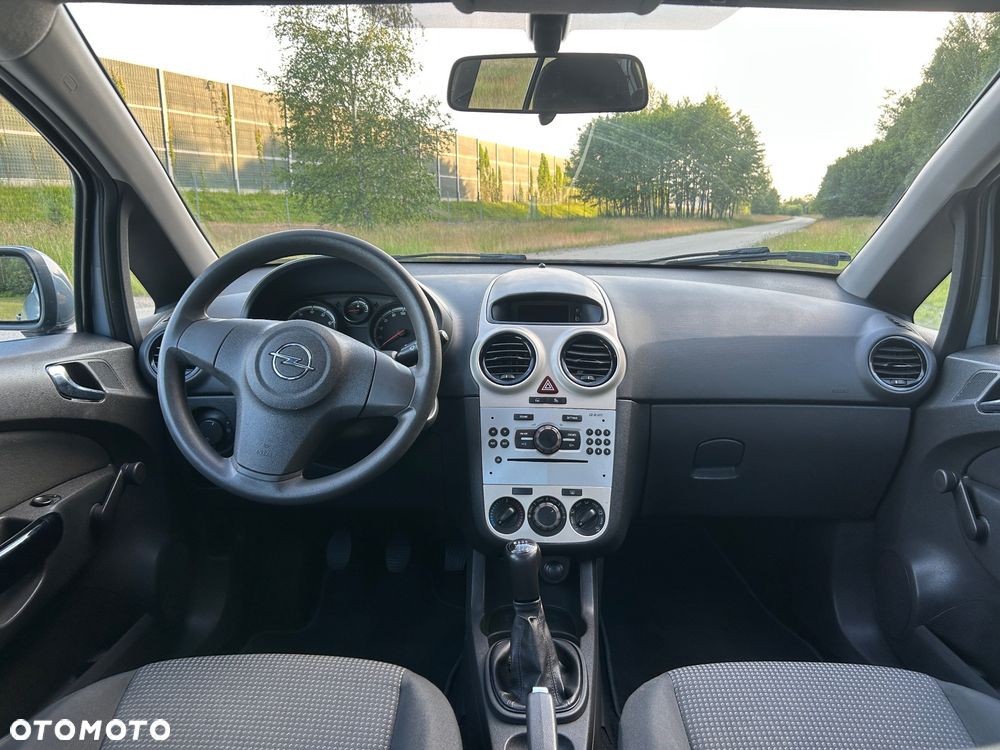 Opel Corsa 1.2 16V Essentia - 8