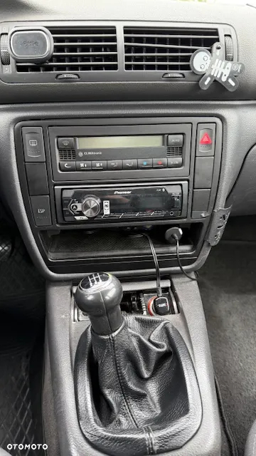 Volkswagen Passat - 12