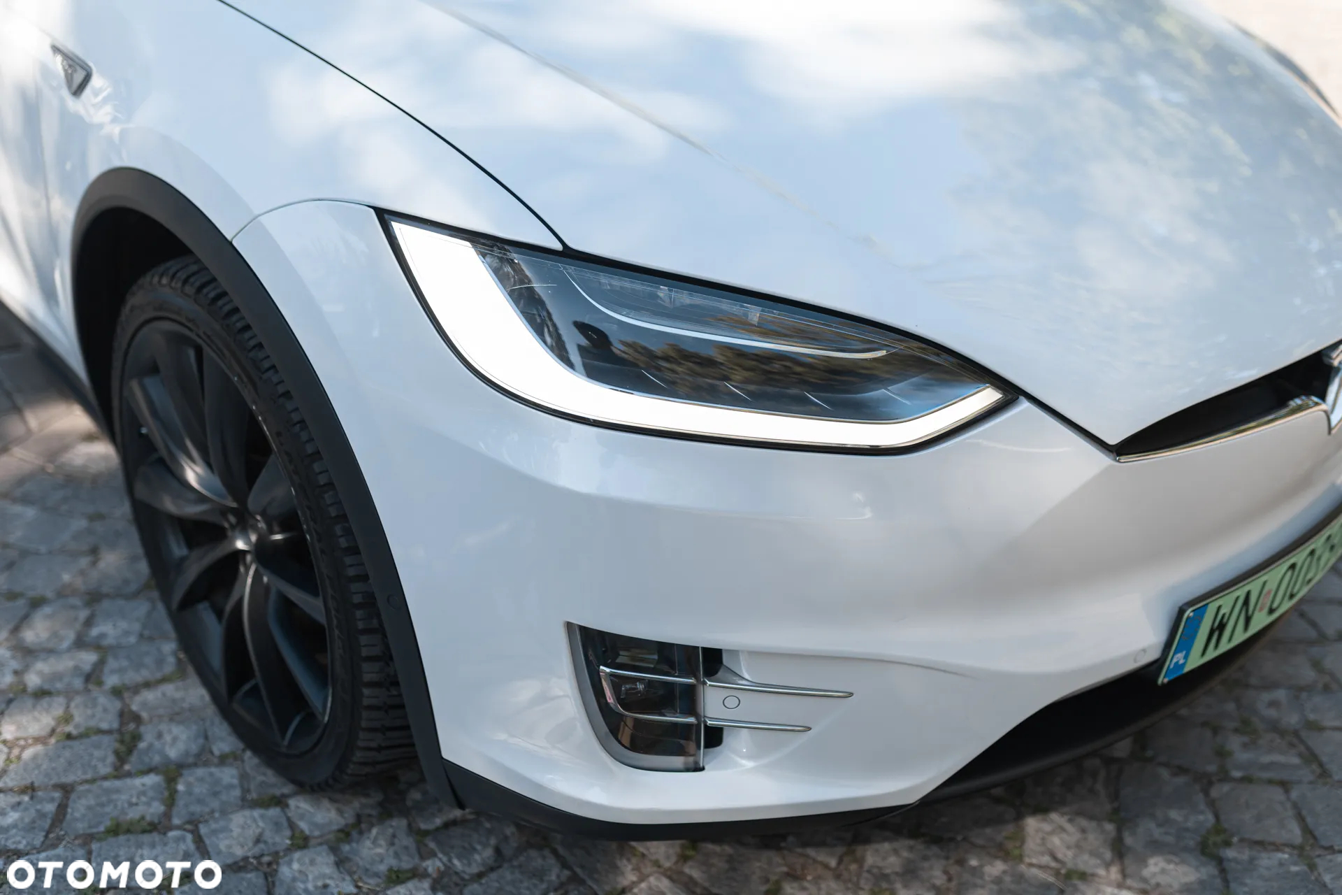 Tesla Model X 75 D - 6