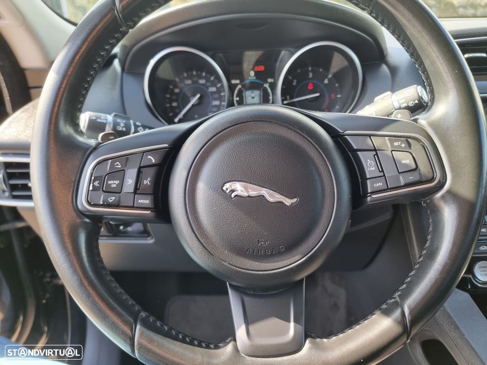 Jaguar F-Pace 2.0 i4D Pure Aut. - 15