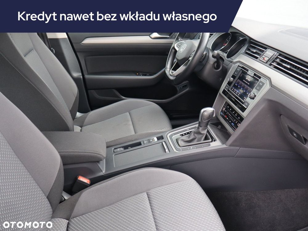 Volkswagen Passat - 11