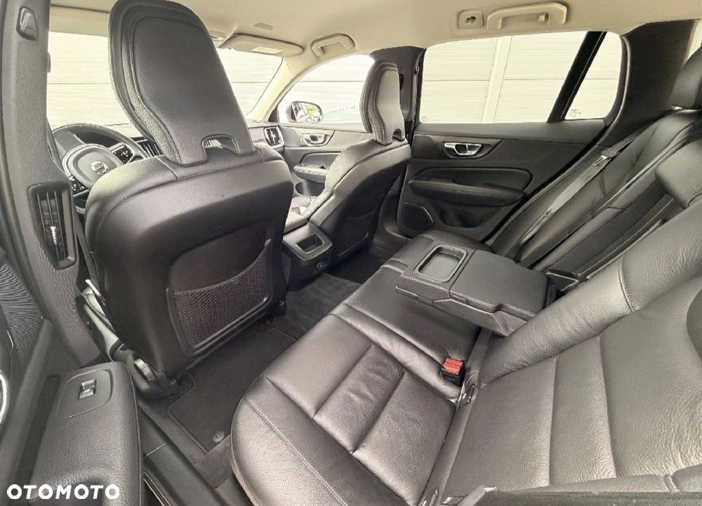 Volvo V60 D4 Momentum - 8