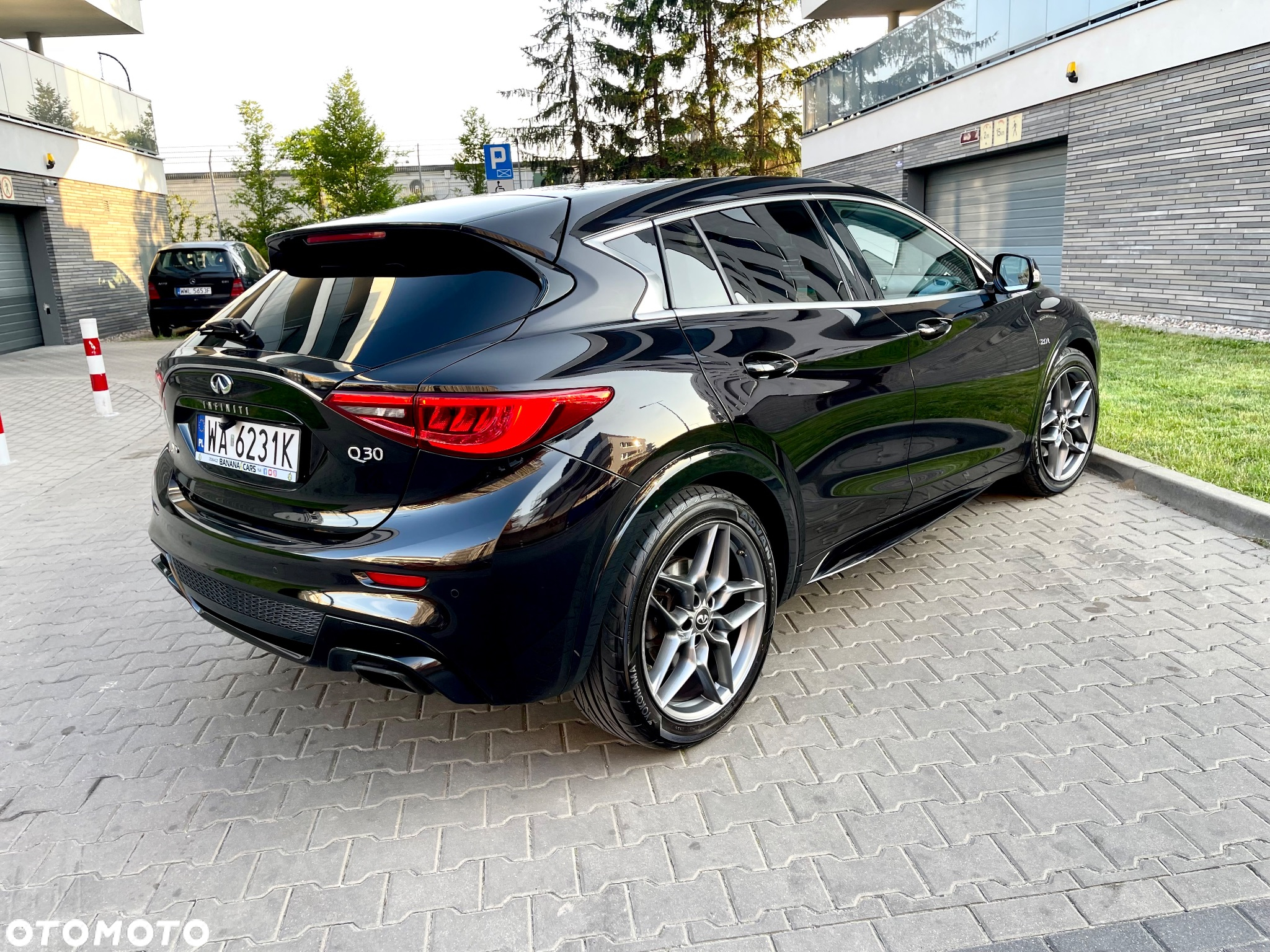 Infiniti Q30 2.0t Sport AWD 7DCT - 16