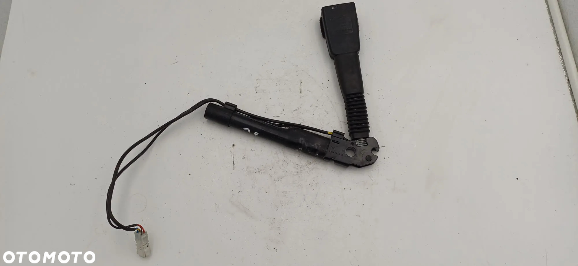 BMW E87 E90 E91 Napinacz Pasa Lewy Prawy Wpinka 33040941 - 2