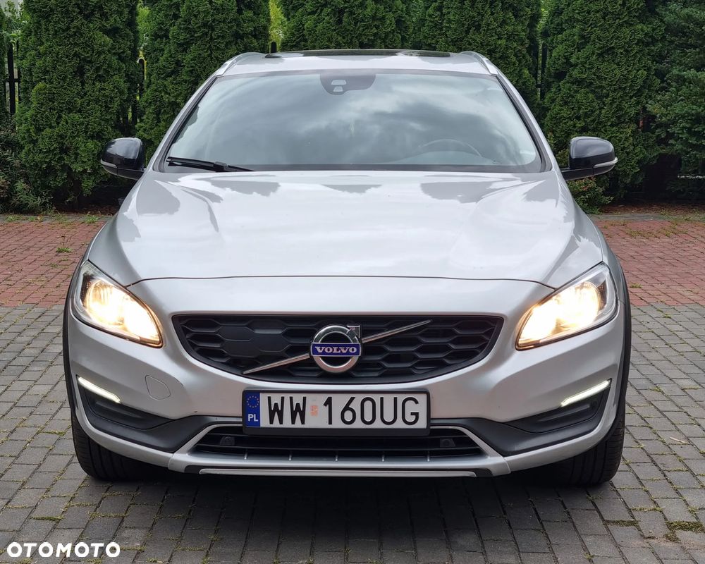 Volvo V60 Cross Country - 8