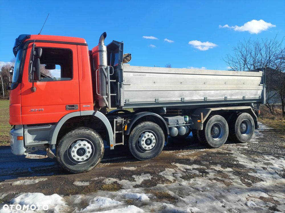 Mercedes-Benz 3241 - 2