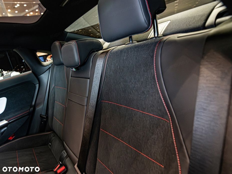 Mercedes-Benz CLA 180 mHEV 8G-DCT - 13