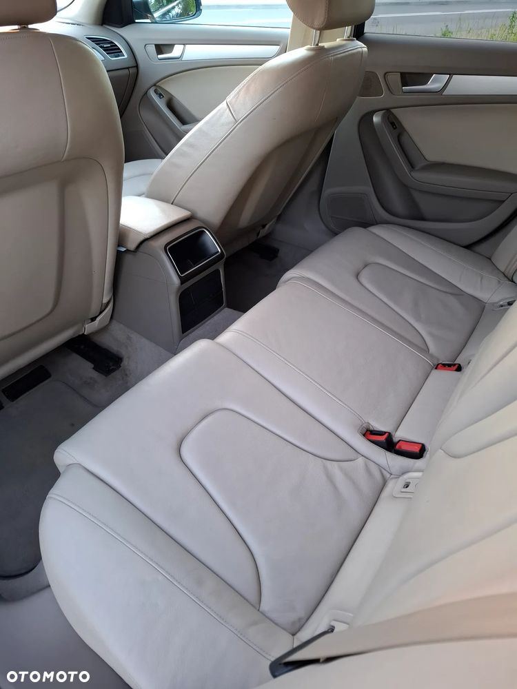 Audi A4 Avant 2.0 TDI Multitronic - 9