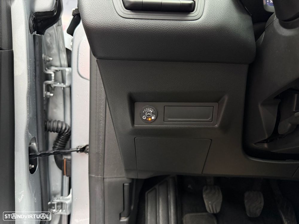 Renault Captur 1.0 TCe Exclusive Bi-Fuel - 11