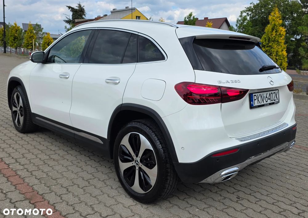 Mercedes-Benz GLA 250 4Matic 8G-DCT Special Edition - 8