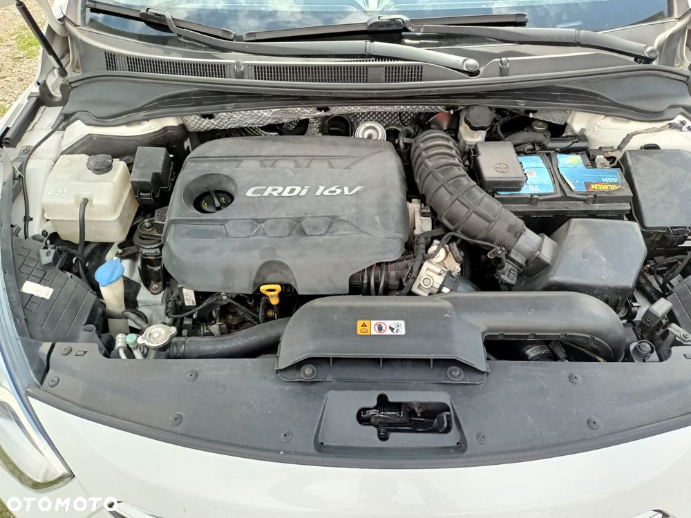 Hyundai i40 1.7 CRDi Comfort + - 39