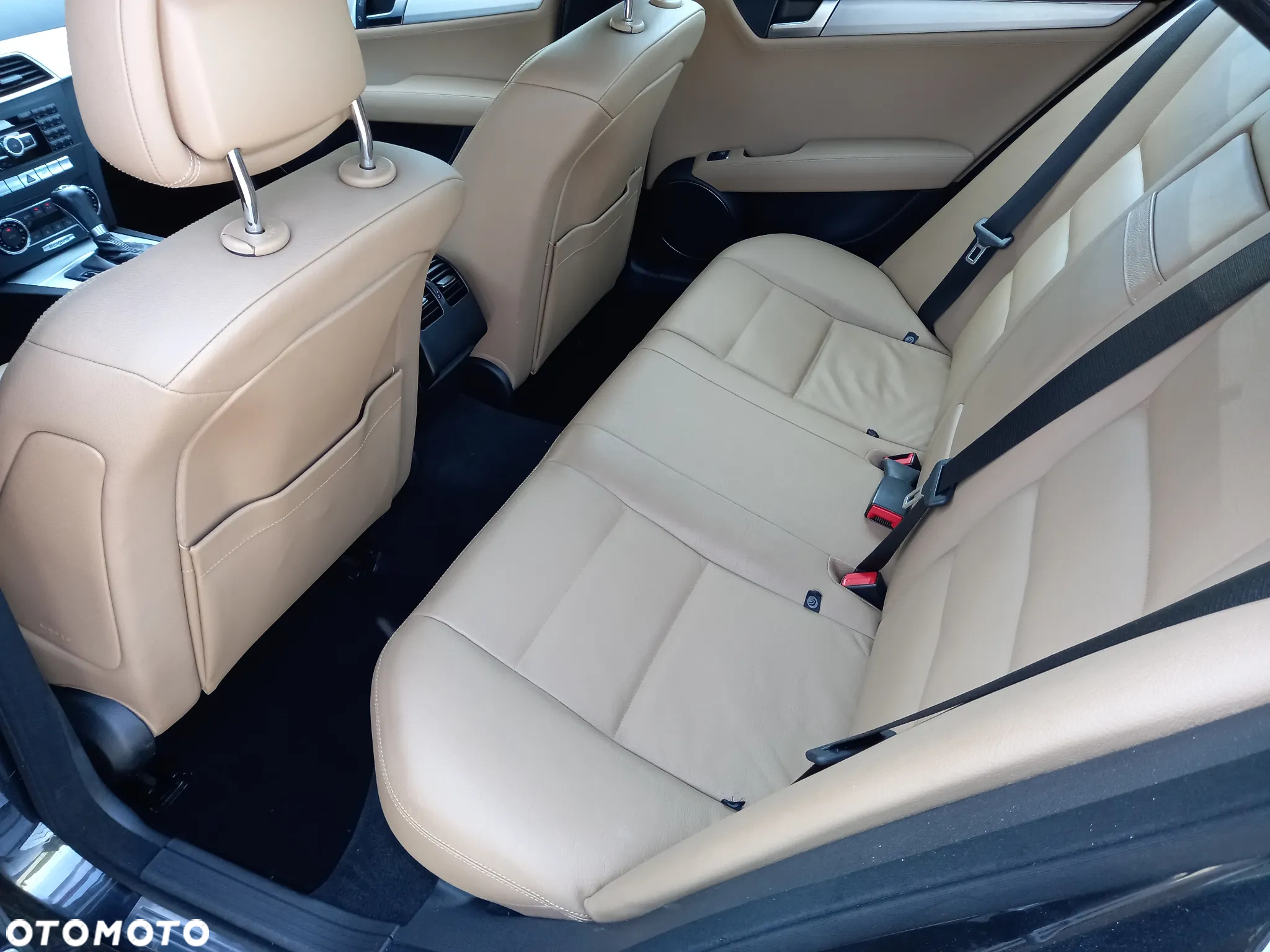 Mercedes-Benz Klasa C 250 CGI BlueEff Avantgarde - 14