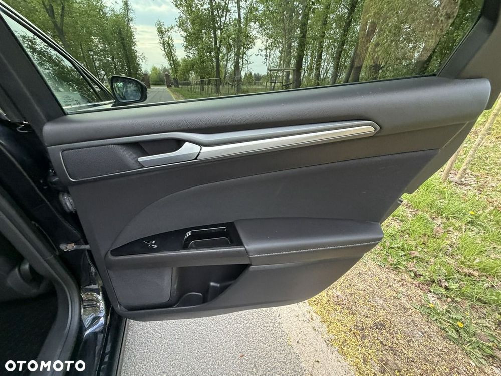 Ford Mondeo - 28