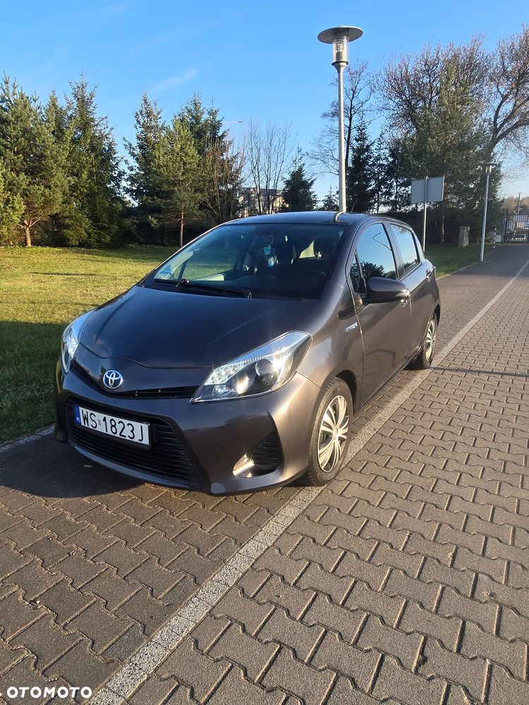 Toyota Yaris Hybrid 100 Premium - 1