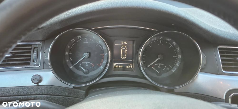 Skoda Superb 2.0 TDI Ambition - 14