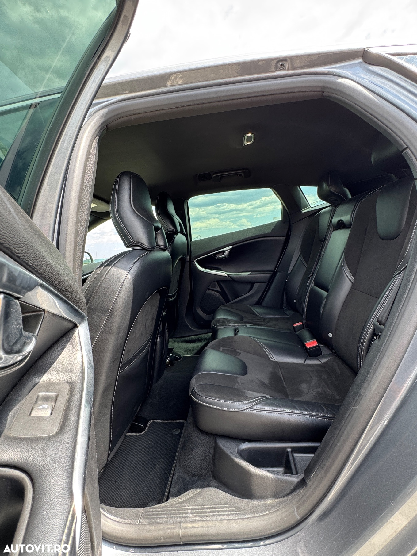 Volvo V40 D3 Geartronic R Design - 15