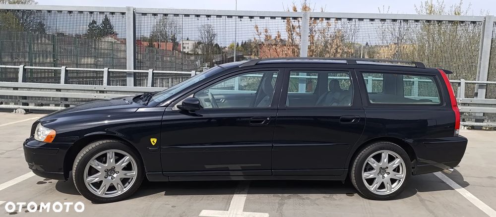 Volvo V70 2.5 T Momentum - 2