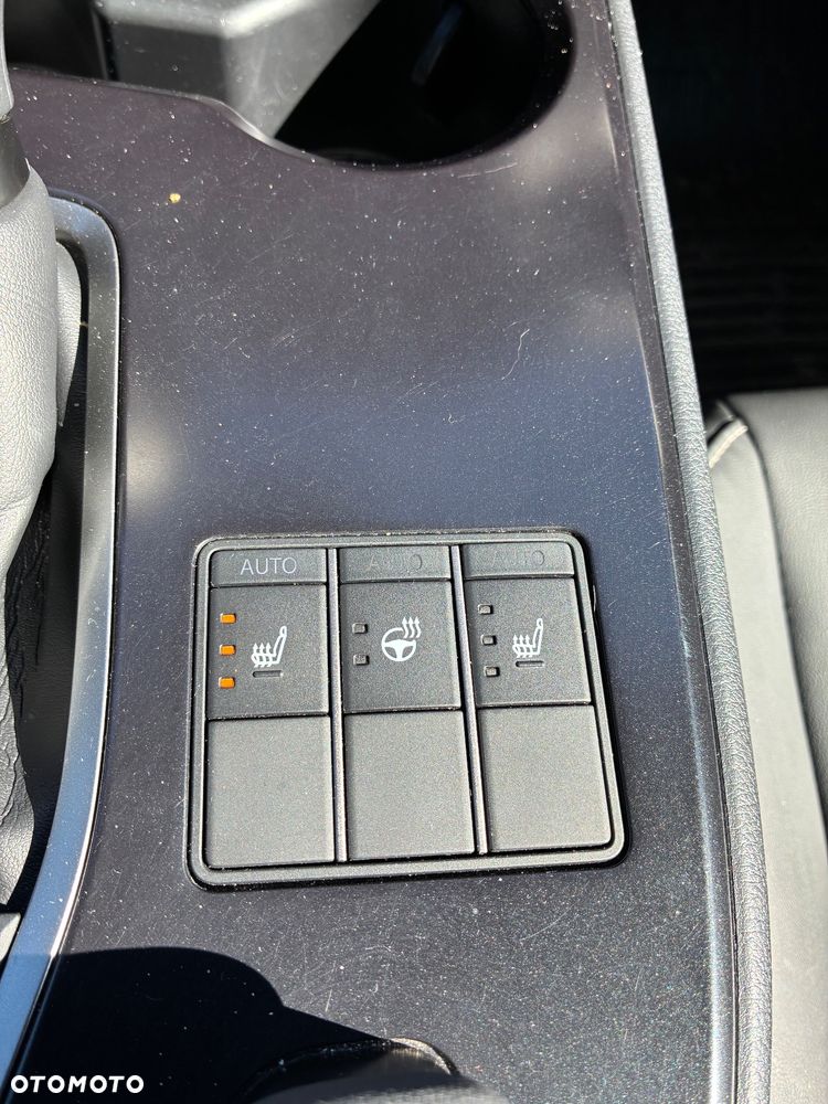 Lexus UX 250h F Sport 2WD - 26