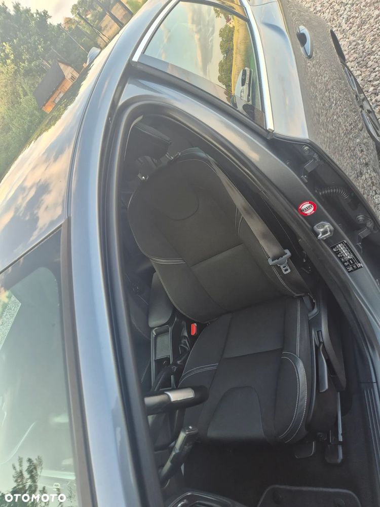 Volvo V40 D4 Summum - 18