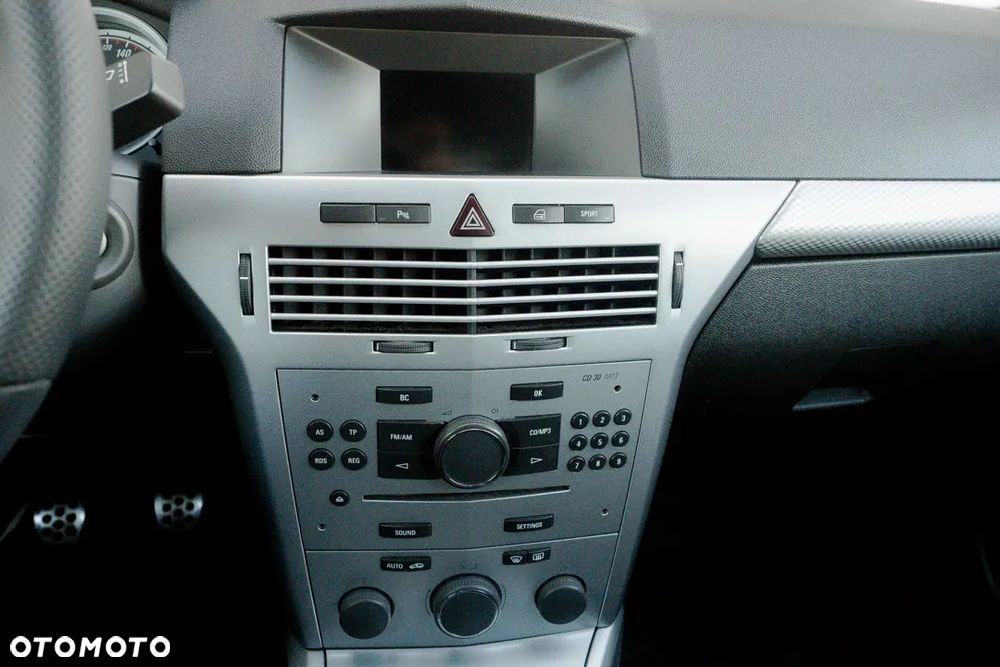 Opel Astra III GTC 1.8 Sport - 21