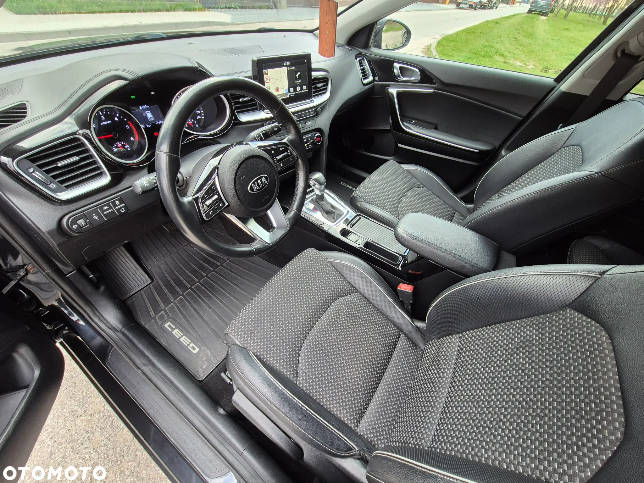 Kia Ceed 1.6 CRDi DCT GT Line - 27