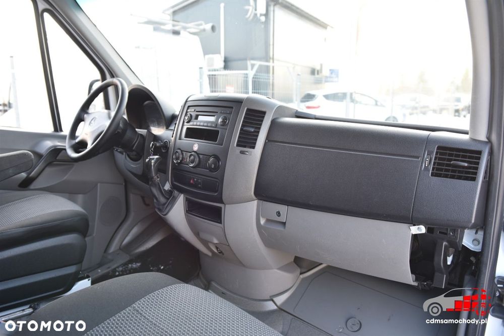 Mercedes-Benz Sprinter - 16