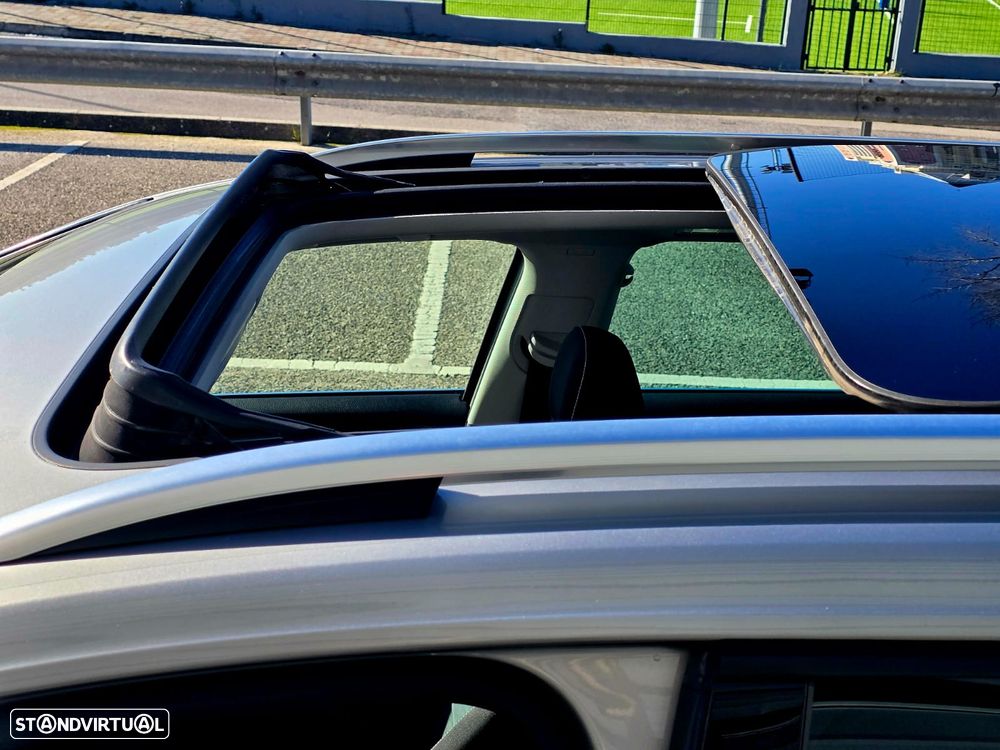 VW Golf Variant 1.6 TDi Highline DSG - 12