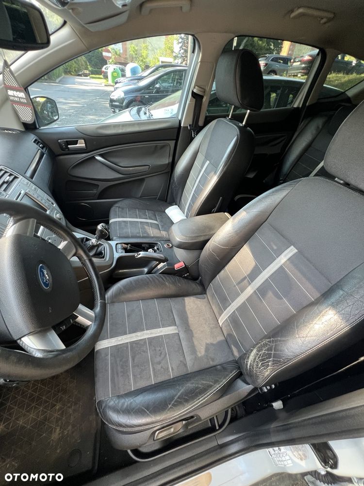 Ford Kuga 2.0 TDCi Titanium FWD - 23