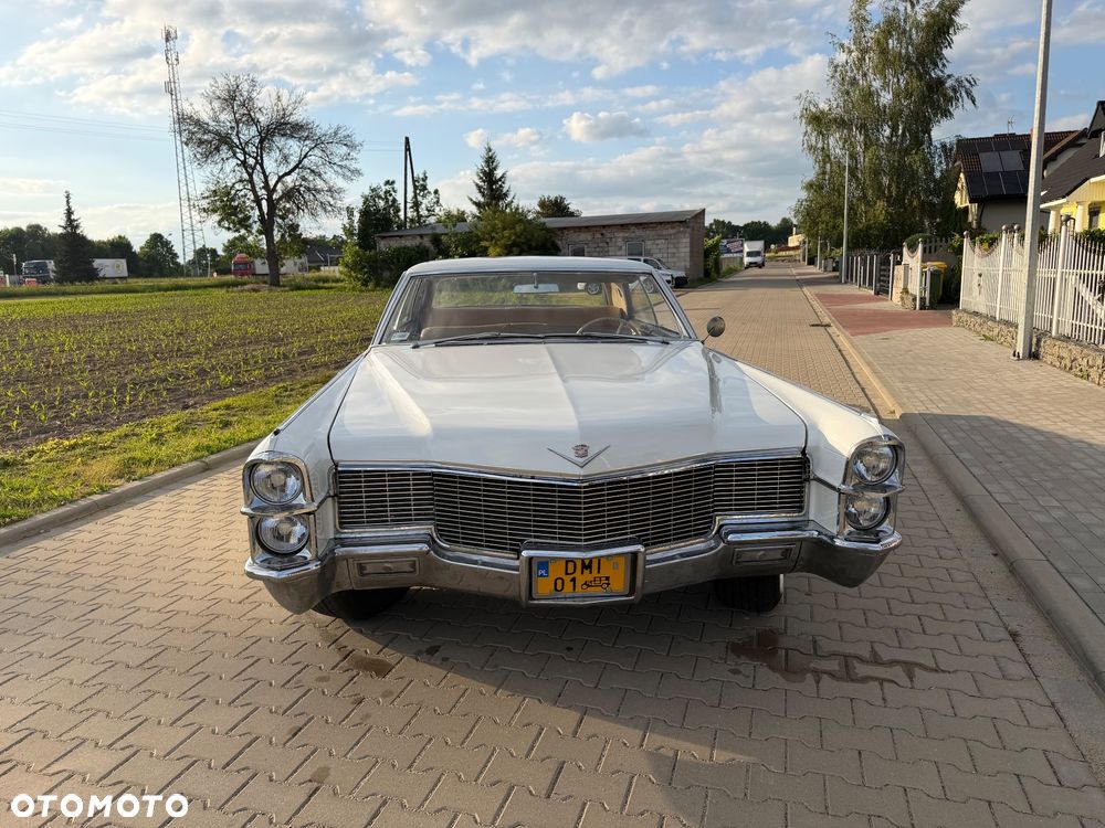 Cadillac Deville - 11