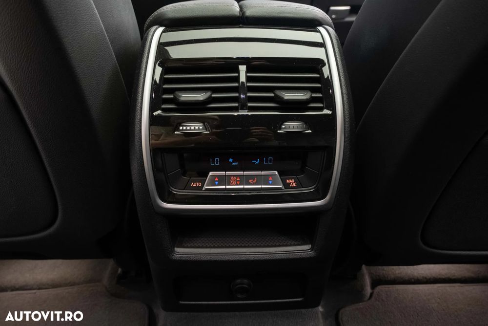 BMW X6 xDrive40i AT MHEV - 33