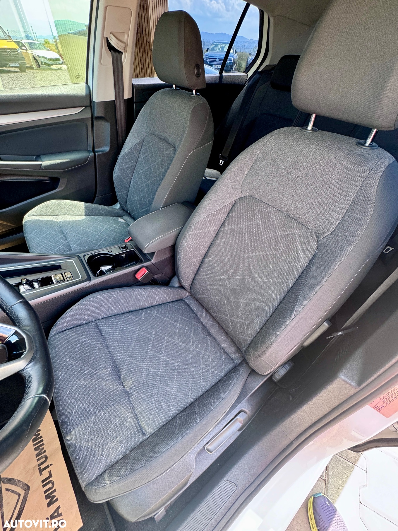 Volkswagen Golf 1.5 eTSI ACT DSG MHEV Style - 8
