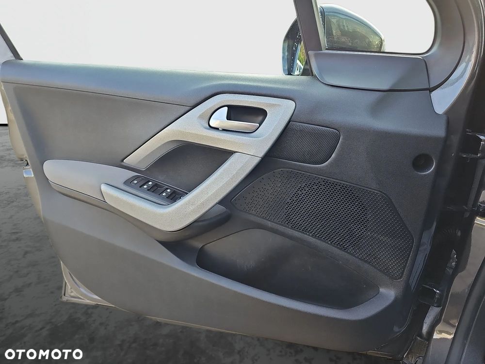 Peugeot 2008 1.2 Pure Tech Allure S&S EAT6 - 16