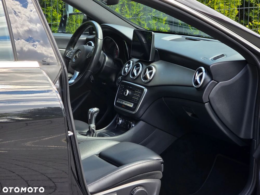 Mercedes-Benz CLA 200 - 9