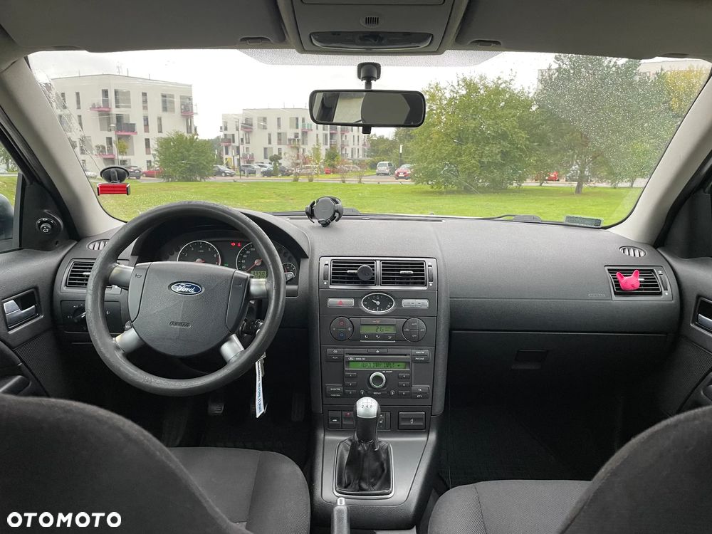 Ford Mondeo - 10