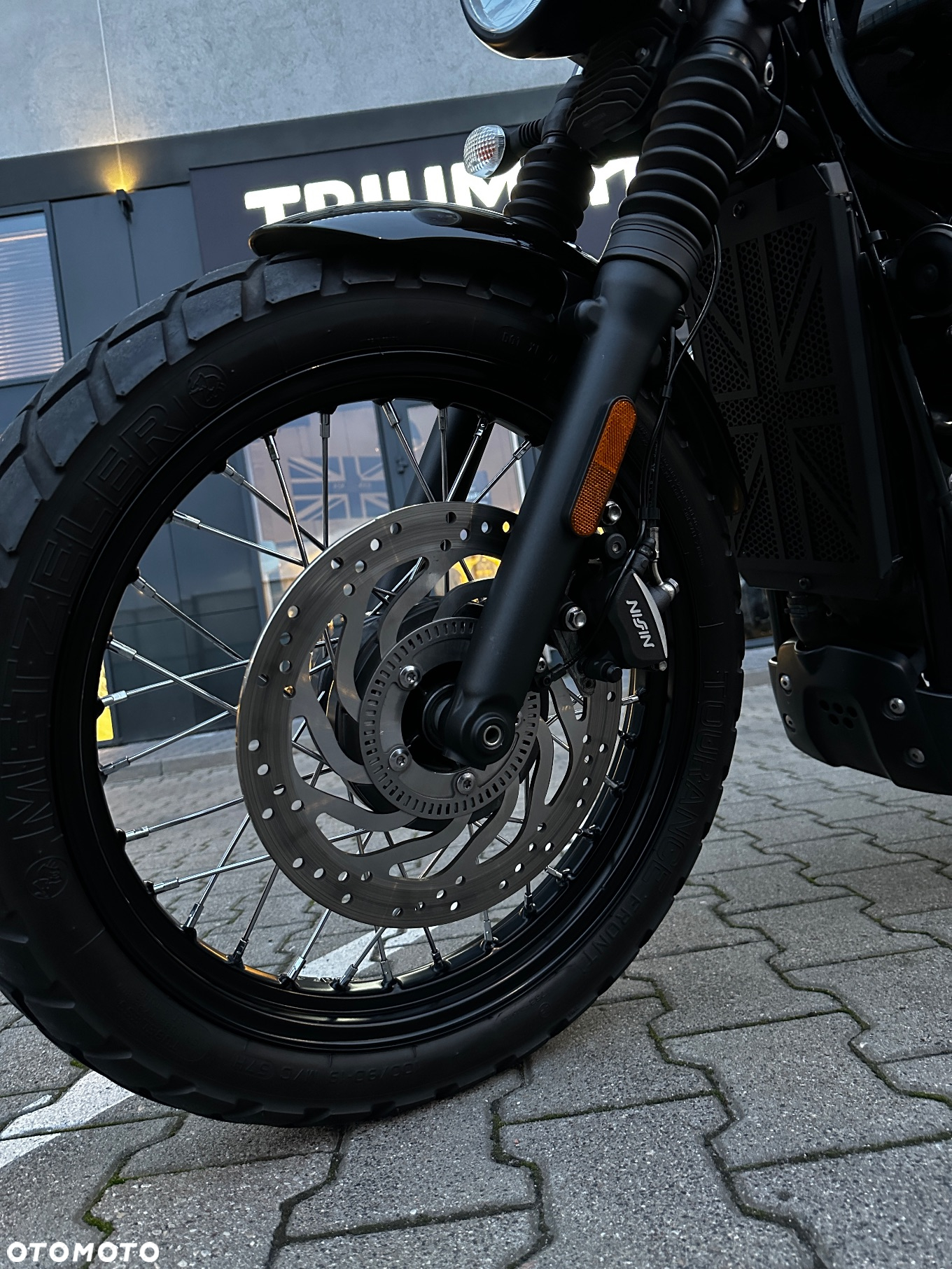 Triumph Scrambler - 9