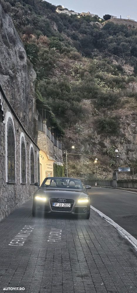 Audi Tt 2011 photo 2