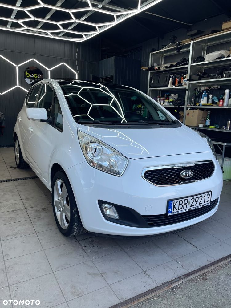 Kia Venga 1.4 CVVT Titanium Collection - 10