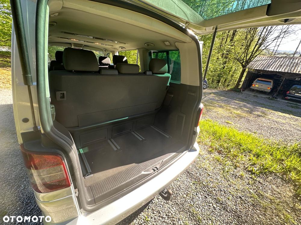 Volkswagen Multivan - 16