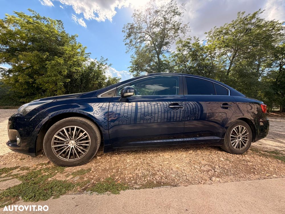 Toyota Avensis 2.0 D-4D Elegance - 2