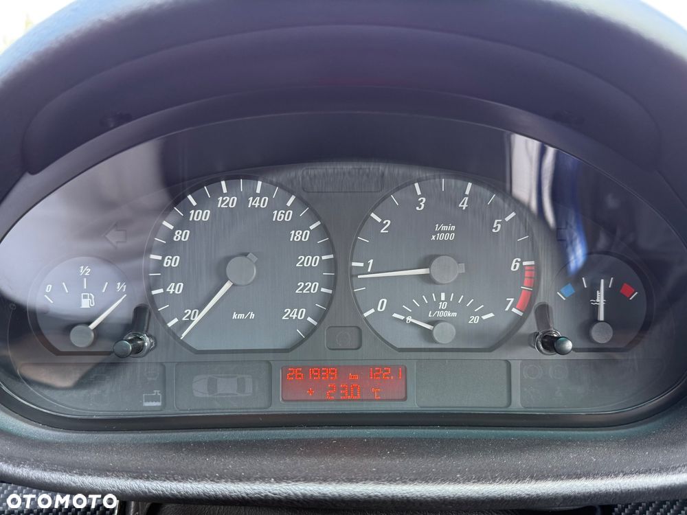 BMW Seria 3 330Ci - 12