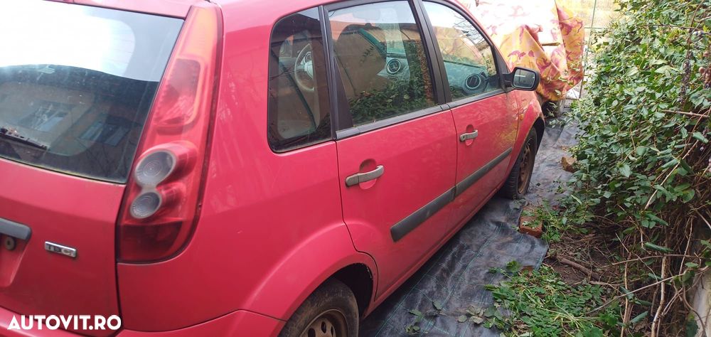 Ford Fiesta 1.4 TDCI Ghia - 10