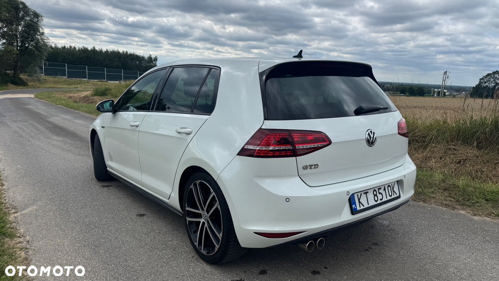 Volkswagen Golf - 9